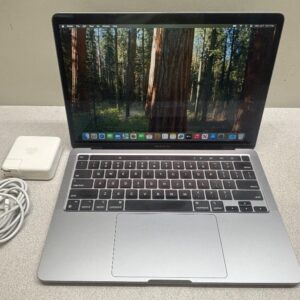 Apple MacBook Pro 13.3", silber 2022  | M2 - 8 Core CPU  |  10 Core GPU | 8GB RAM | 256GB SSD | DE  |  Ladezyklen: 258 | Zustand: Sehr Gut