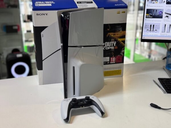 Sony PS5 Slim 1TB Disc Edition | Mit Verpackung  |  1 Controller  |  HDMI  |  Strom Kabel  |  Ladekabel  | Zustand: Wie Neu | Farbe: weiss – Bild 2