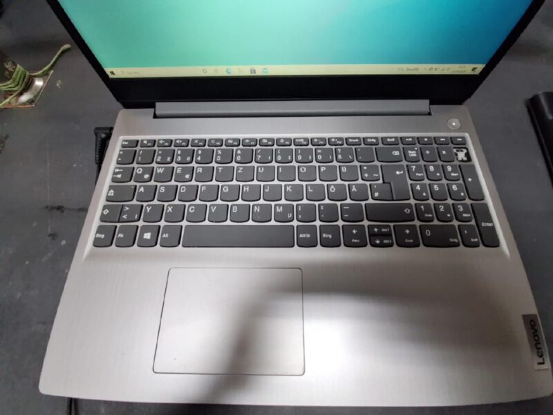 Lenovo IdeaPad 3 15ADA05, Platinum Grey, DE | AMD 3020E | 4 | 128Gb SSd | AMD Radeon Graphics | Knopf "-" fehlt | Ladegerät | Zustand: Gut – Bild 3