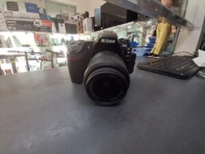 Nikon D300+ Nikkor 18-55 mm Objektiv | 1Akku | ohne Ladegerät | Zustand: In Ordnung
