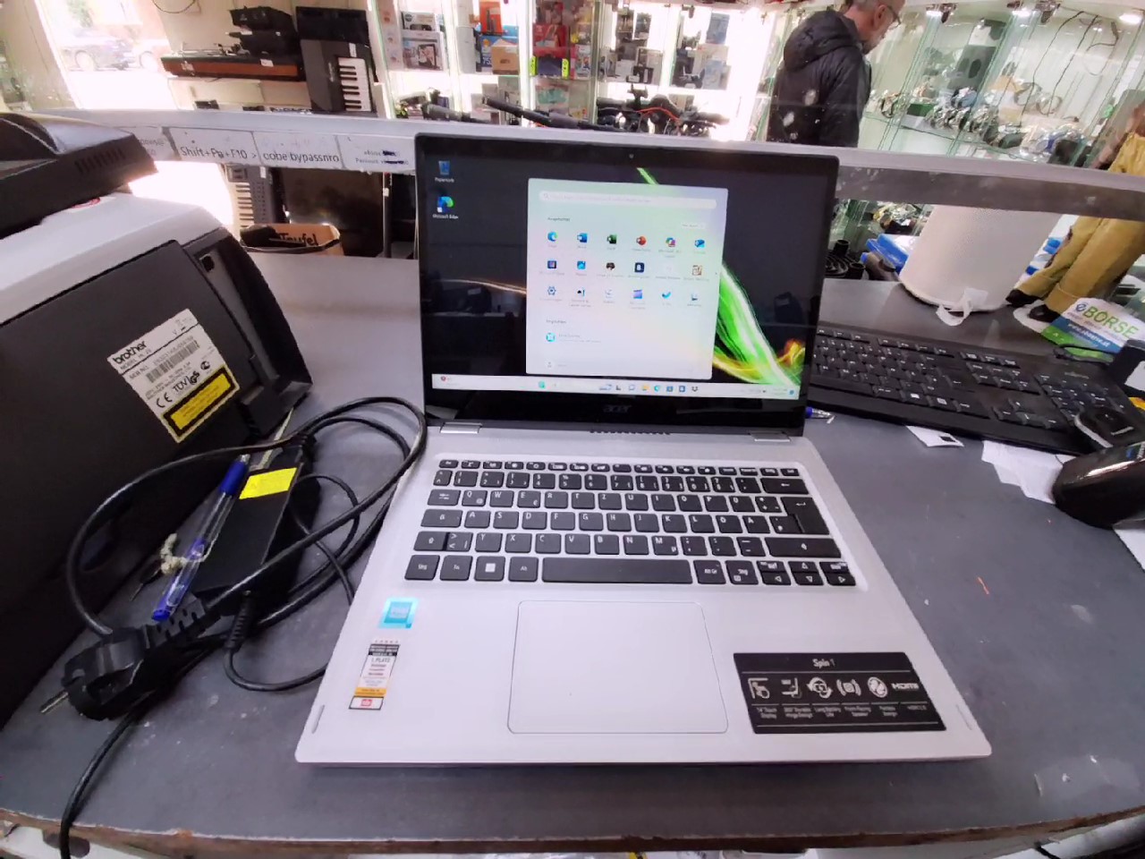 Acer Spin 1 sp114-31, DE | Celeron N5100 | 4 GB RAM | 128 GB Flash | 14 Zoll Touch Display | mit Ladegerät | Zustand: Sehr Gut – Bild 2