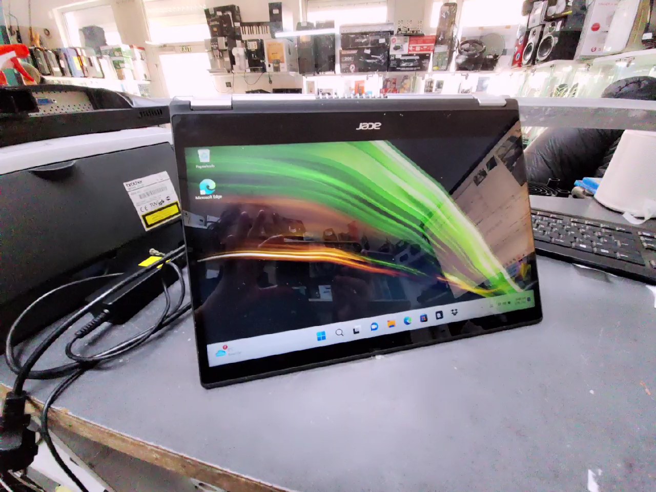 Acer Spin 1 sp114-31, DE | Celeron N5100 | 4 GB RAM | 128 GB Flash | 14 Zoll Touch Display | mit Ladegerät | Zustand: Sehr Gut – Bild 3