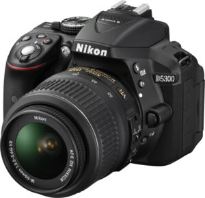 Nikon D5300 mit Objektiv AF18-55mm 1:3,5-5,6GII | Ladegerät | Zustand: Sehr Gut