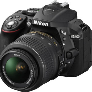 Nikon D5300 mit Objektiv AF18-55mm 1:3,5-5,6GII | Ladegerät | Zustand: Sehr Gut