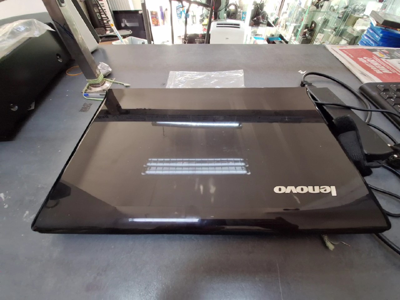 Lenovo G570 | i5-2450M | 8Gb Ram | 256Gb SSD | 500gb HDD | Ladegerät | Zustand: Sehr Gut – Bild 3