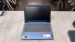 Lenovo IdeaPad 1 11ADA05 | Athlon 3050e |  4 GB RAM |  64GB SSD |  Windows 10 |  Ladegerät  | Zustand: Sehr Gut