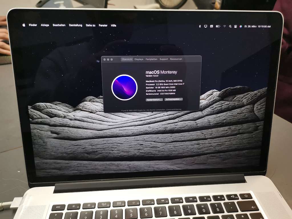 MacBook Pro 15 Retina (Mid 2015), 2.2 GHz Quad-Core i7, 16 GB RAM, 256 GB SSD, Intel Iris Pro. Ladekabel abgenutzt. | Zustand: In Ordnung – Bild 2