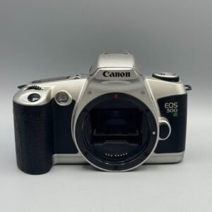 Canon EOS 500 N Analoge SLR Kamera mit, Tokina AF 28-210mm1:3.5-5.6 Zoom-Objektiv und Tasche  | Zustand: Gut