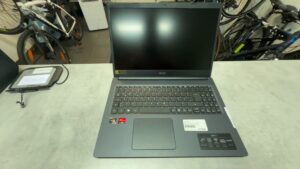 Acer Aspire 3 A315-23 Series, AMD Ryzen 3 3250U | 8GB RAM | 256GB SSD | 15.6" Full HD (1080p) | Win10, schwarz | Zustand: Gut
