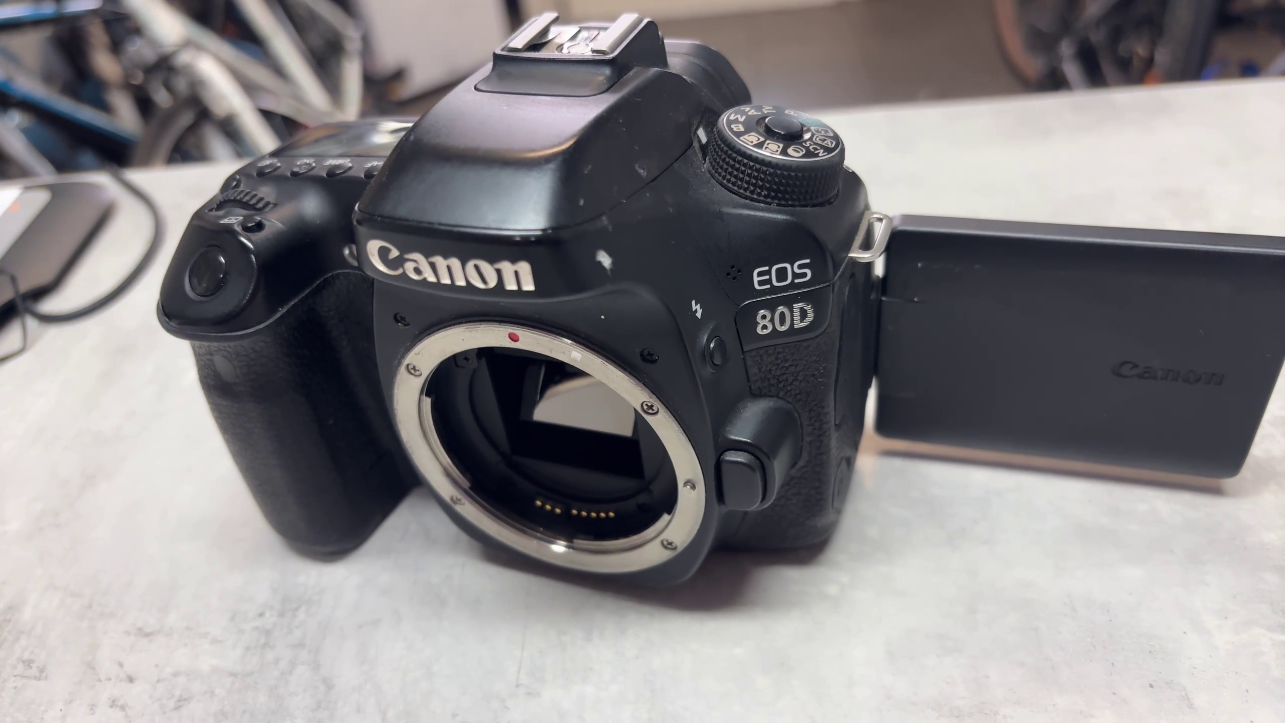 Canon EOS 80D DSLR-Kamera, 24.2 MP, Body, Zustand: Gut – Bild 4