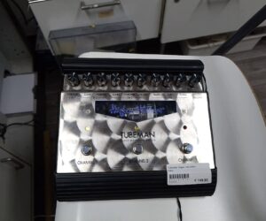 Hughes & Kettner Tubeman, 3-Kanal Röhren-Preamp | Pedal mit Red Box Speaker Simulation. Inkl. Kabel. Gebrauchsspuren (Kratzer). | Zustand: Gut