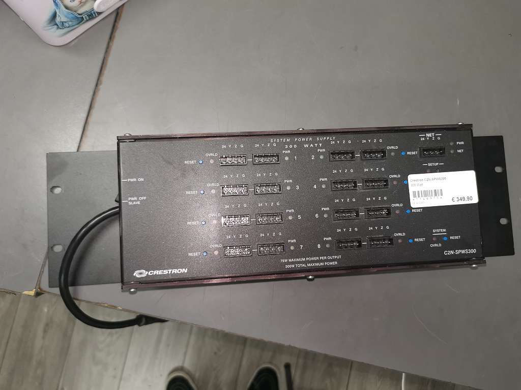Crestron C2N-SPWS300, Cresnet Stromversorgung, 8 Ausgänge (max. 75W), 16 Cresnet Ports, 24VDC, inkl. Rack-Winkel. | Zustand: Gut – Bild 3