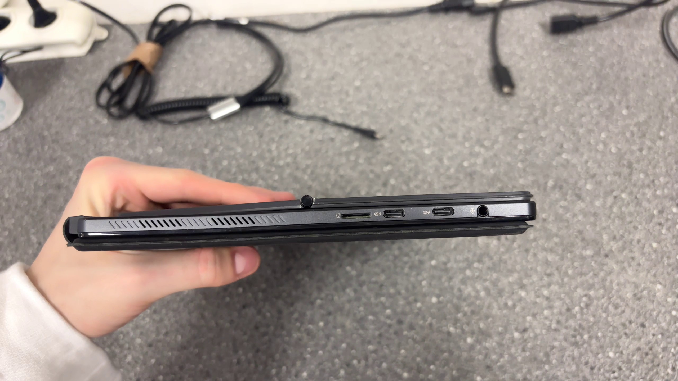 ASUS Vivobook 13 Slate OLED T3300K, 13.3" FHD OLED 2-in-1, Pentium Silver N6000, 4GB RAM, Windows 10 Home, QWERTZ Tastatur | Zustand: Sehr Gut – Bild 5