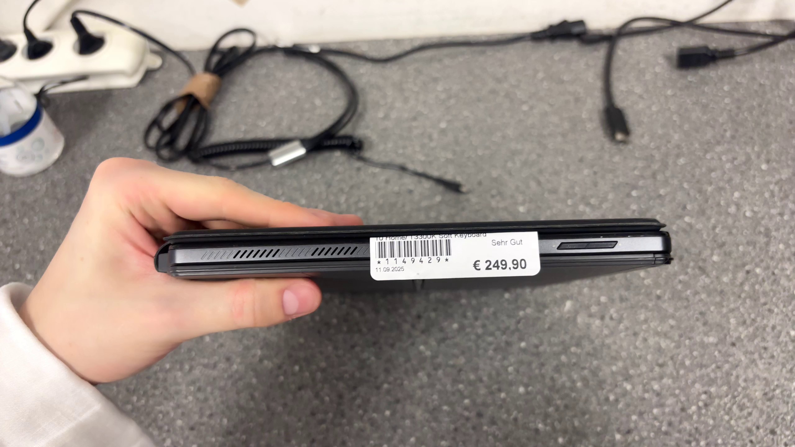 ASUS Vivobook 13 Slate OLED T3300K, 13.3" FHD OLED 2-in-1, Pentium Silver N6000, 4GB RAM, Windows 10 Home, QWERTZ Tastatur | Zustand: Sehr Gut – Bild 6