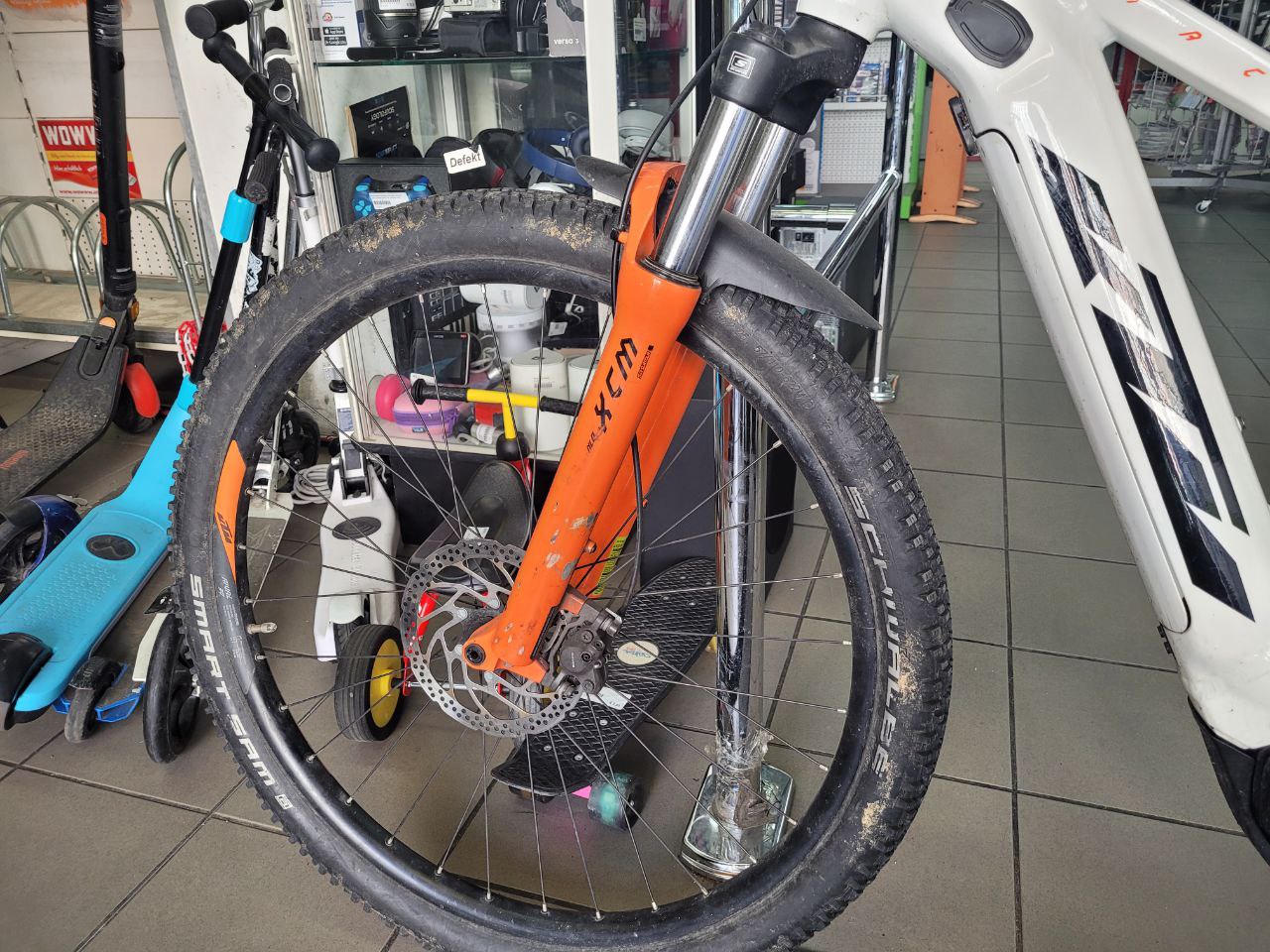 Ktm Macina Race 292 Weiß Orange 2021  | Size: L Stand: 2213 KM  | mit org. Rechnung vom 18.07.2021 – Bild 5