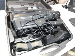 Panasonic NV-M10 Camcorder VHS mit, Koffer   Vintage Videokamera | Zustand: Sehr Gut