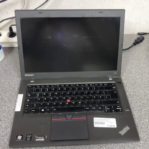 Lenovo Thinkpad T450  | Core i5-5300U |  8GB RAM |  1TB SSD |  Windows 11 |  Ladegerät |  schwarzer Punkt auf dem Display | Zustand: Gut