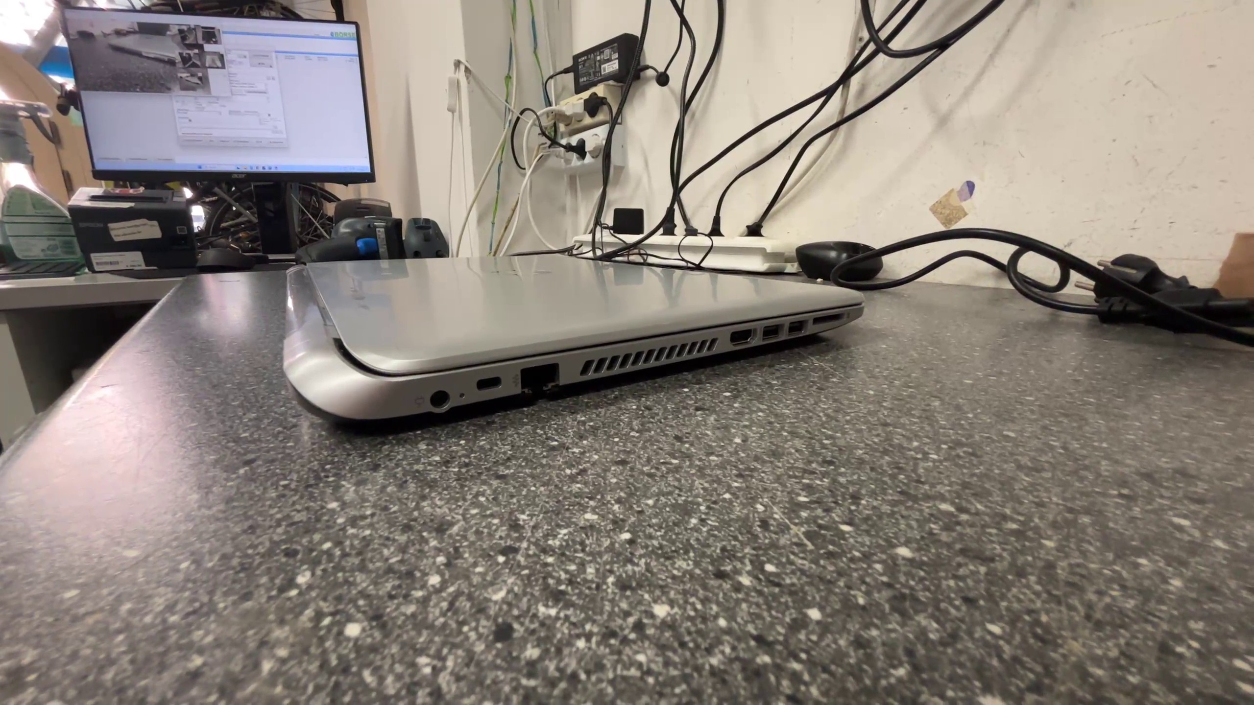 HP Pavilion 15 i7-4500U, 8GB RAM | 256GB SSD | Nvidia Geforce 840M | 15.6" Display | QWERTZ | Gebrauchsspuren | Zustand: Gut – Bild 6