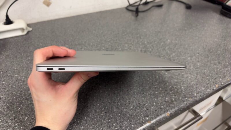 Apple MacBook Air 13" (2020), Quad-Core i5, 8GB | 512GB SSD, Intel Iris Plus, Zyklen: 218, QWERTZ | Zustand: Gut – Bild 5