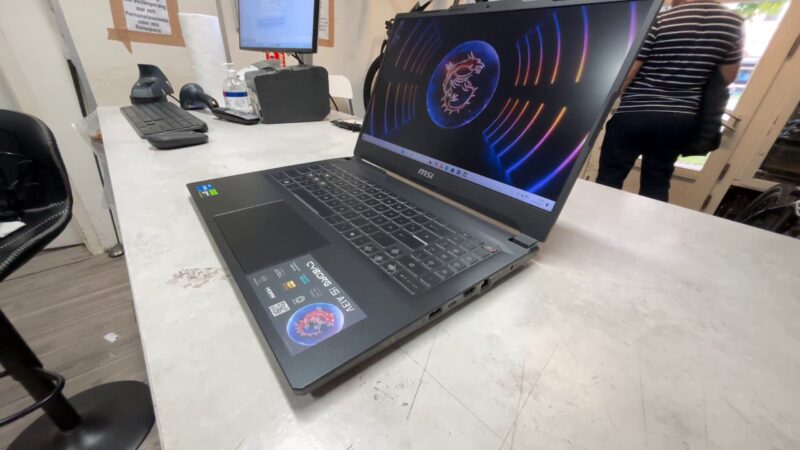 Msi Cyborg 15 A13v   |  Mit Original Verpackung  |  i5-13420H  |  16GB RAM  |  512GB SSD  |  RTX 4050 6GB  |  Windows 11 Home  |  Mit Ladegerät  | Zustand: Sehr Gut – Bild 4