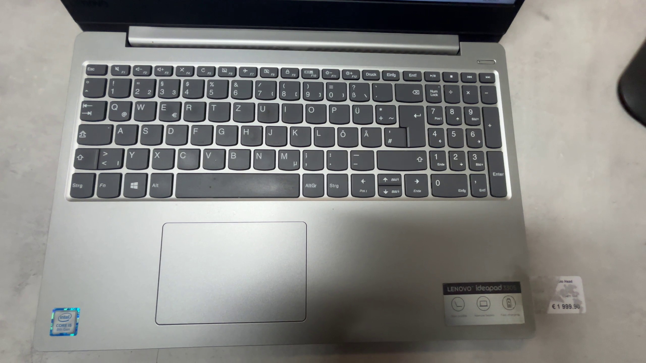 Lenovo Ideapad 330s 15,6" i5-8250U, 12 GB RAM | 256 GB SSD | QWERTZ | Silber. Guter Zustand, kl. Kratzer Gehäuserand. | Zustand: Sehr Gut – Bild 2