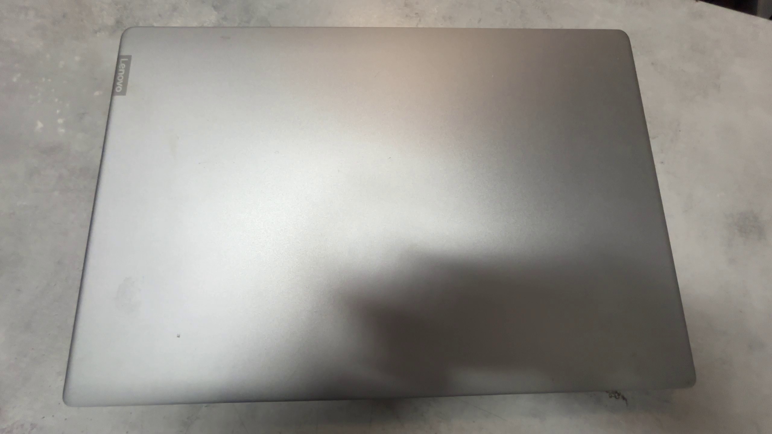 Lenovo Ideapad 330s 15,6" i5-8250U, 12 GB RAM | 256 GB SSD | QWERTZ | Silber. Guter Zustand, kl. Kratzer Gehäuserand. | Zustand: Sehr Gut – Bild 5