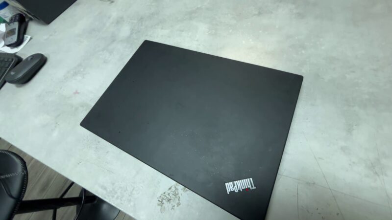 Lenovo ThinkPad T490, 14" FHD, i5-8365U, 24GB RAM, 256GB SSD, Win 11 Pro, Linke Ecke gebrochen. | Zustand: Gut – Bild 6