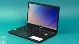 Asus Laptop  | Mit Verpackung  |  Intel Celeron N4020  |  4GB RAM  |  64GB SSD  |  Windows 10 Home  |  mit Ladegerät  | Zustand: Gut