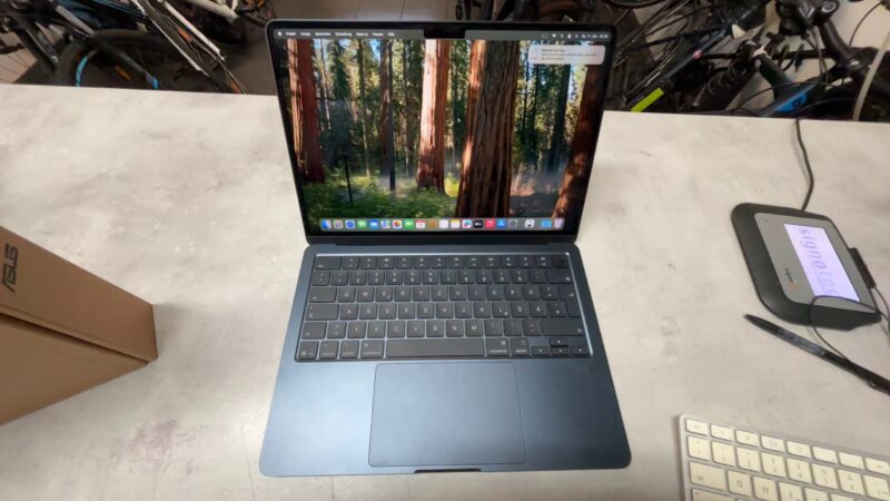 Macbook Air M4 2025 | 16 GB RAM |  Ram 256 GB SSD |  Zyklen 7 mal. Akku Kapazität 100% | Zustand: Sehr Gut – Bild 2