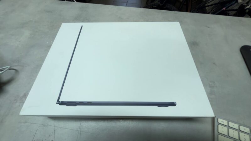 Macbook Air M4 2025 | 16 GB RAM |  Ram 256 GB SSD |  Zyklen 7 mal. Akku Kapazität 100% | Zustand: Sehr Gut – Bild 6