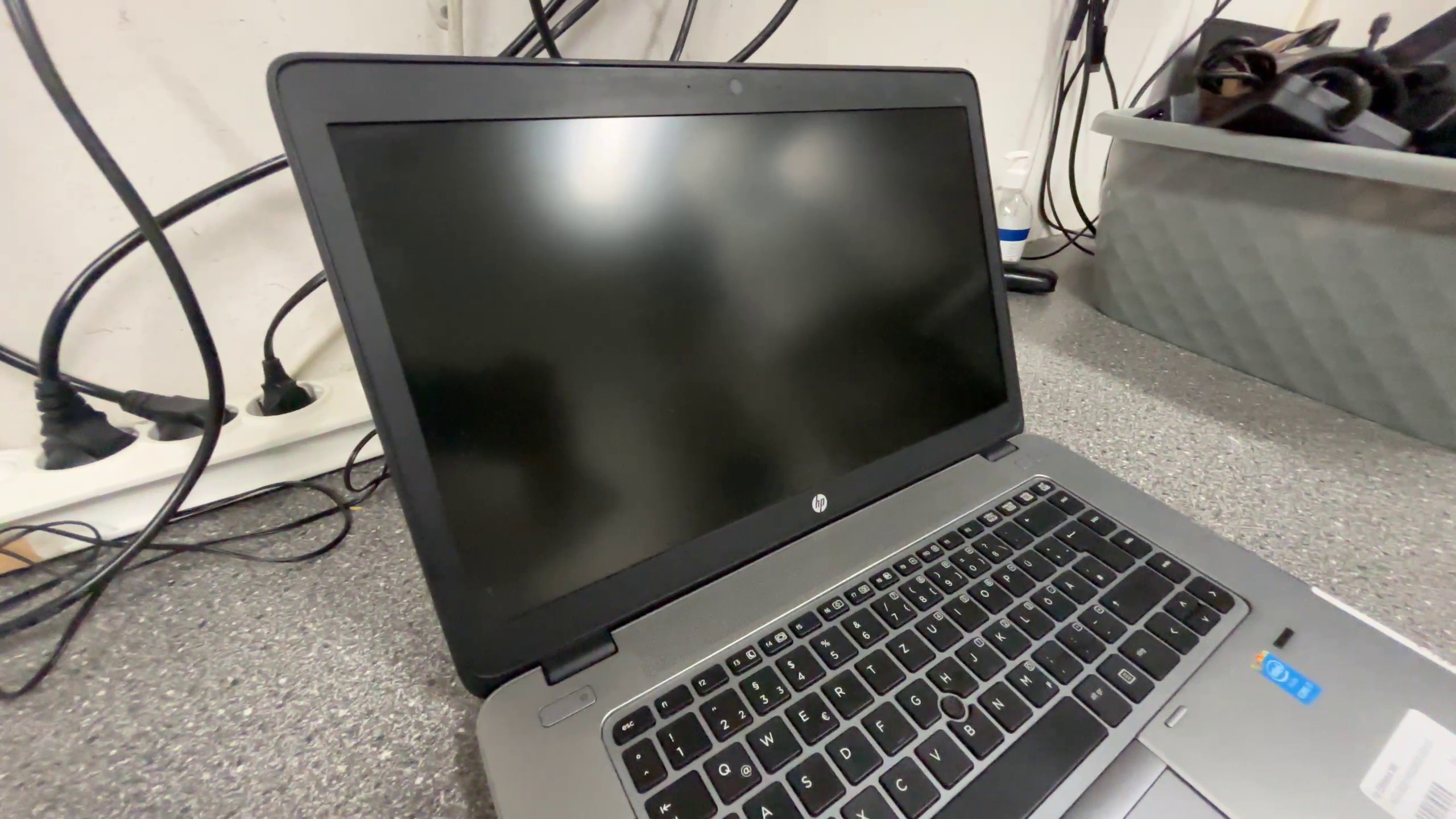 HP EliteBook 850 G2, i7-5600U | 8GB RAM | 256GB SSD | 15.6 Zoll Display. Kratzer auf Deckel und Palmrest. | Zustand: Gut – Bild 3