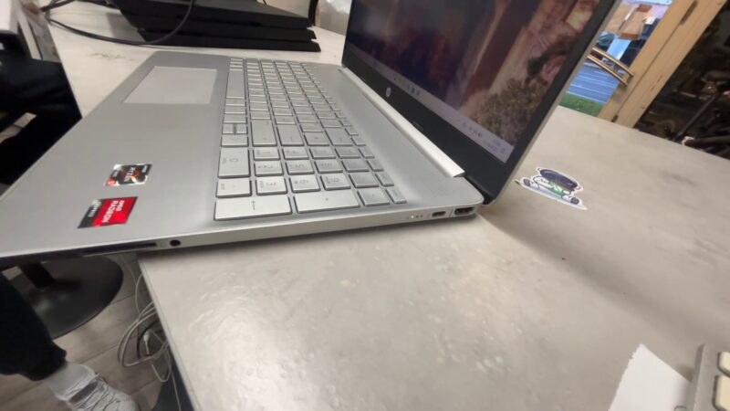HP 15s-eq2800rg, 15.6" FHD, Ryzen 5 5500U, 8GB RAM, 512GB SSD, AMD Radeon, Win 11 Home, Silber. | Zustand: Gut – Bild 2