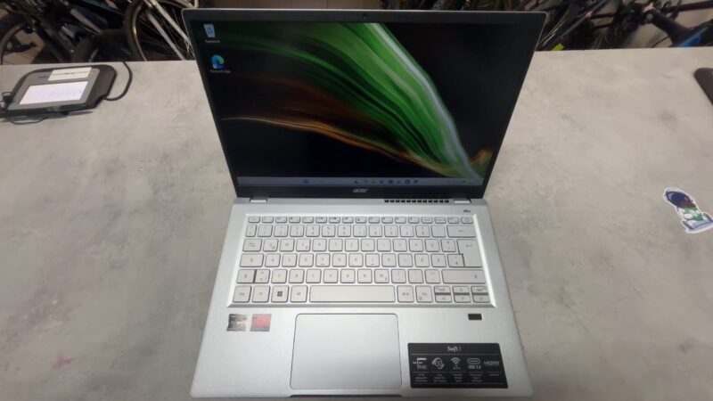Acer Laptop Swift 3  | Ryzer 5  5500U 2.10 GHz  |  8Gb RAM  |  512GB SSD  |  Windows 11 Home  |  Mit Ladegerät  |  Der Laptop hat Gebrauchsspuren. | Zustand: Gut – Bild 2