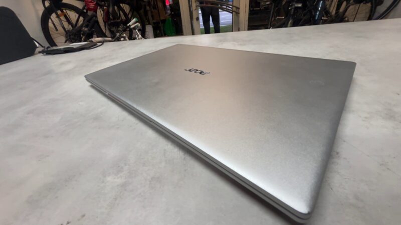 Acer Laptop Swift 3  | Ryzer 5  5500U 2.10 GHz  |  8Gb RAM  |  512GB SSD  |  Windows 11 Home  |  Mit Ladegerät  |  Der Laptop hat Gebrauchsspuren. | Zustand: Gut – Bild 5