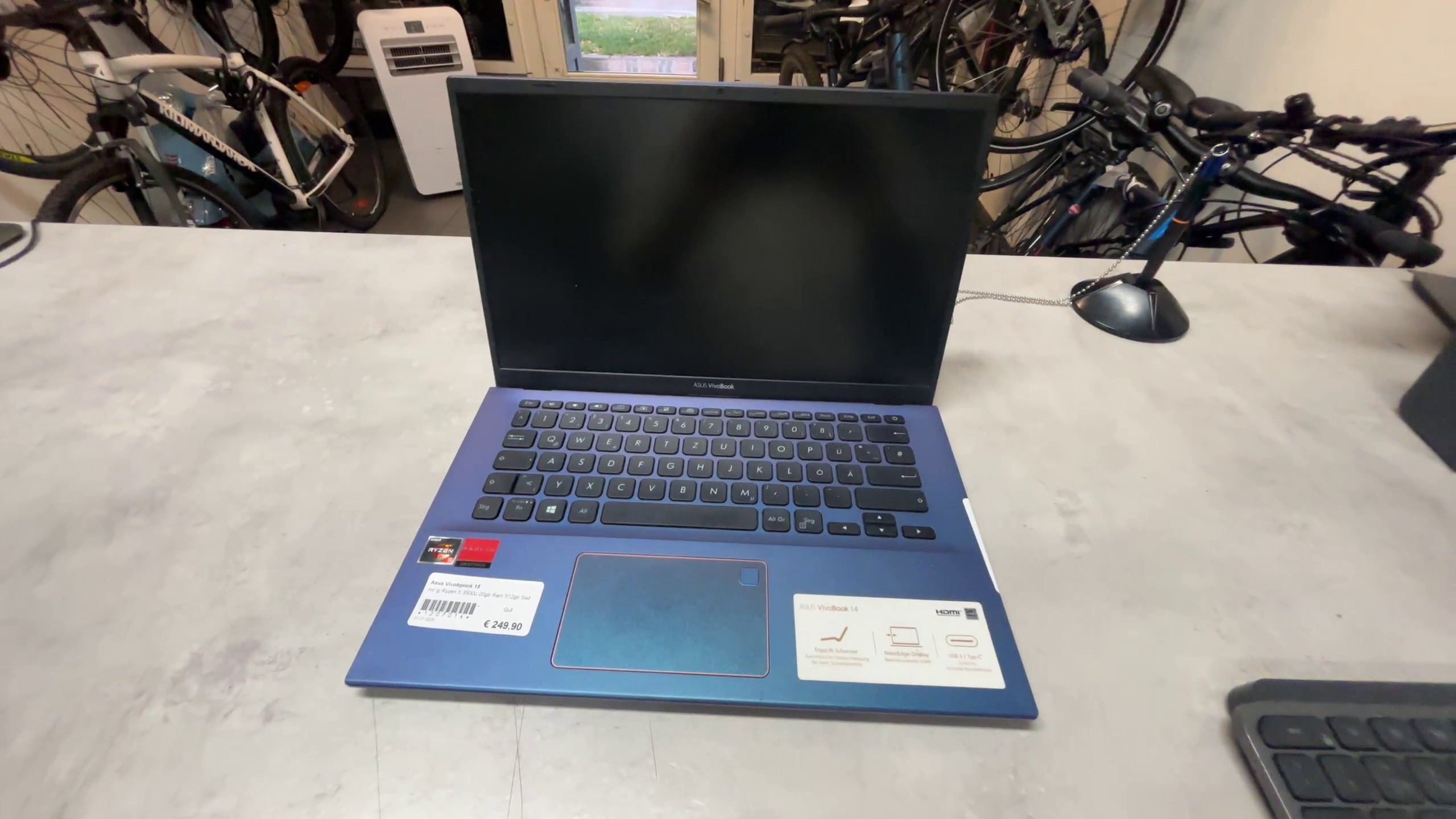 Asus Vivobook 14 R424D | Ryzen 5 3500U | 8GB RAM | 512GB SSD | 14" FHD Display | Dunkelblau | Zustand: Gut