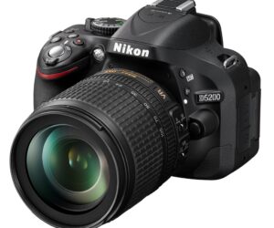 Nikon D5200 Kit AF-S NIKKOR 18-105mm, Inkl. Tasche, Ladegerät und 4 Akkus. Sofort startklar. | Zustand: Sehr Gut