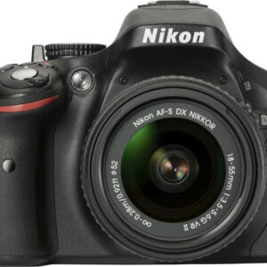 Nikon D5200 , Inkl. Tasche, Ladegerät und 4 Akkus. Sofort startklar. | Zustand: Sehr Gut