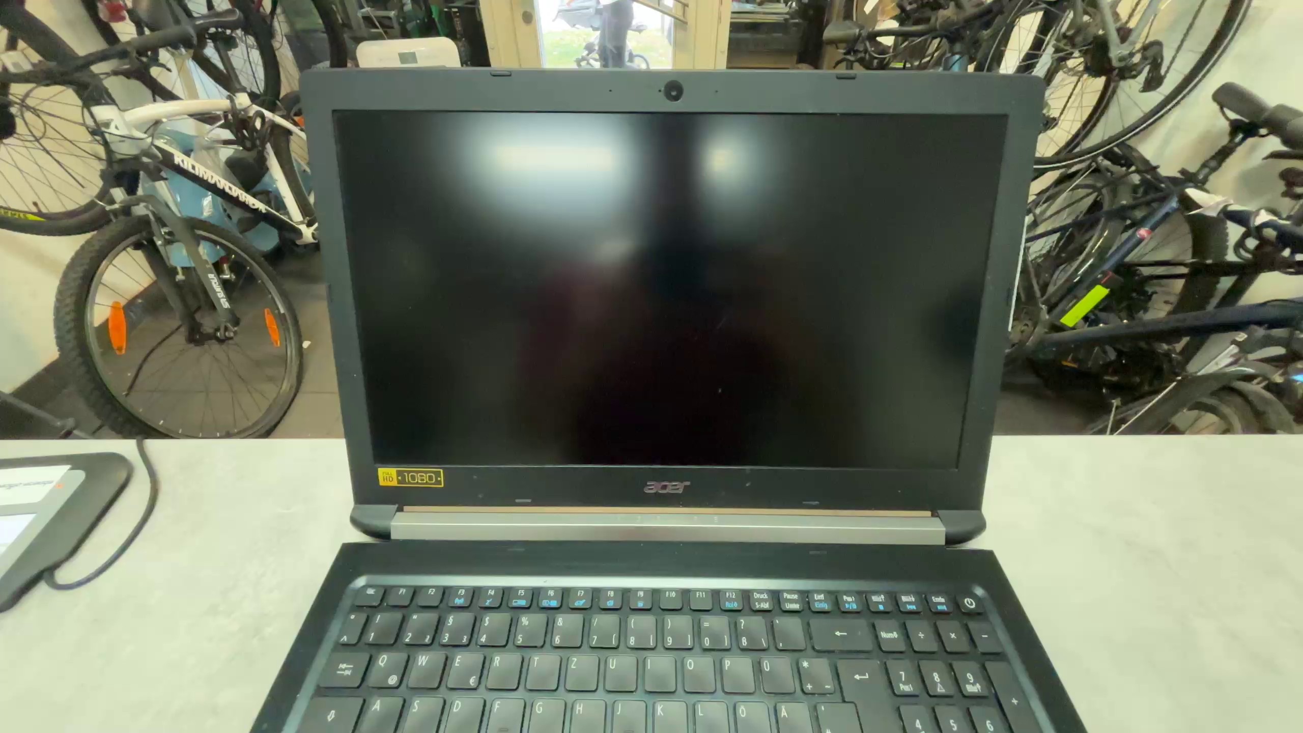 Acer Aspire 5 A515-51G, i5-8250U | 8GB RAM | 256GB SSD | MX150 | 15.6" FHD IPS Display | Zustand: Gut – Bild 2