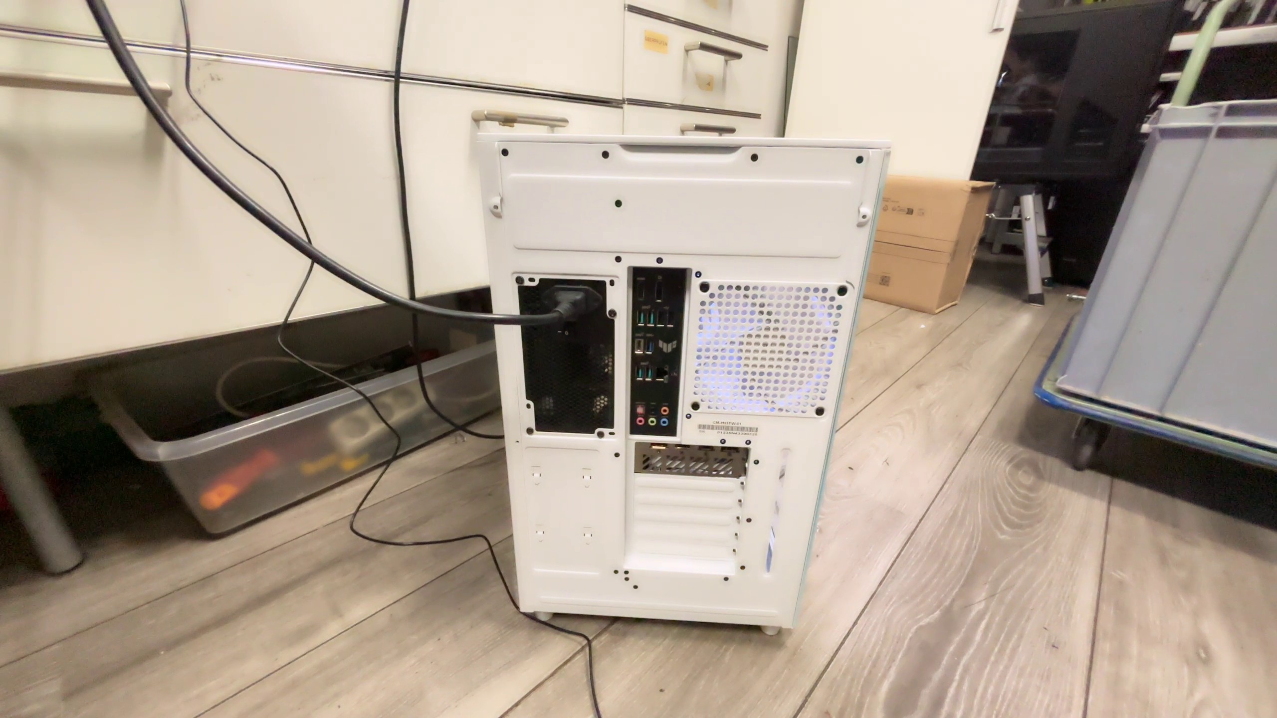 Gaming PC i9-12900K / RTX 4060, 32 GB RAM, insgesamt 2,25 TB Speicher (256 GB NVMe SSD, 1 TB SSD, 1 TB HDD). | Zustand: Sehr Gut – Bild 3