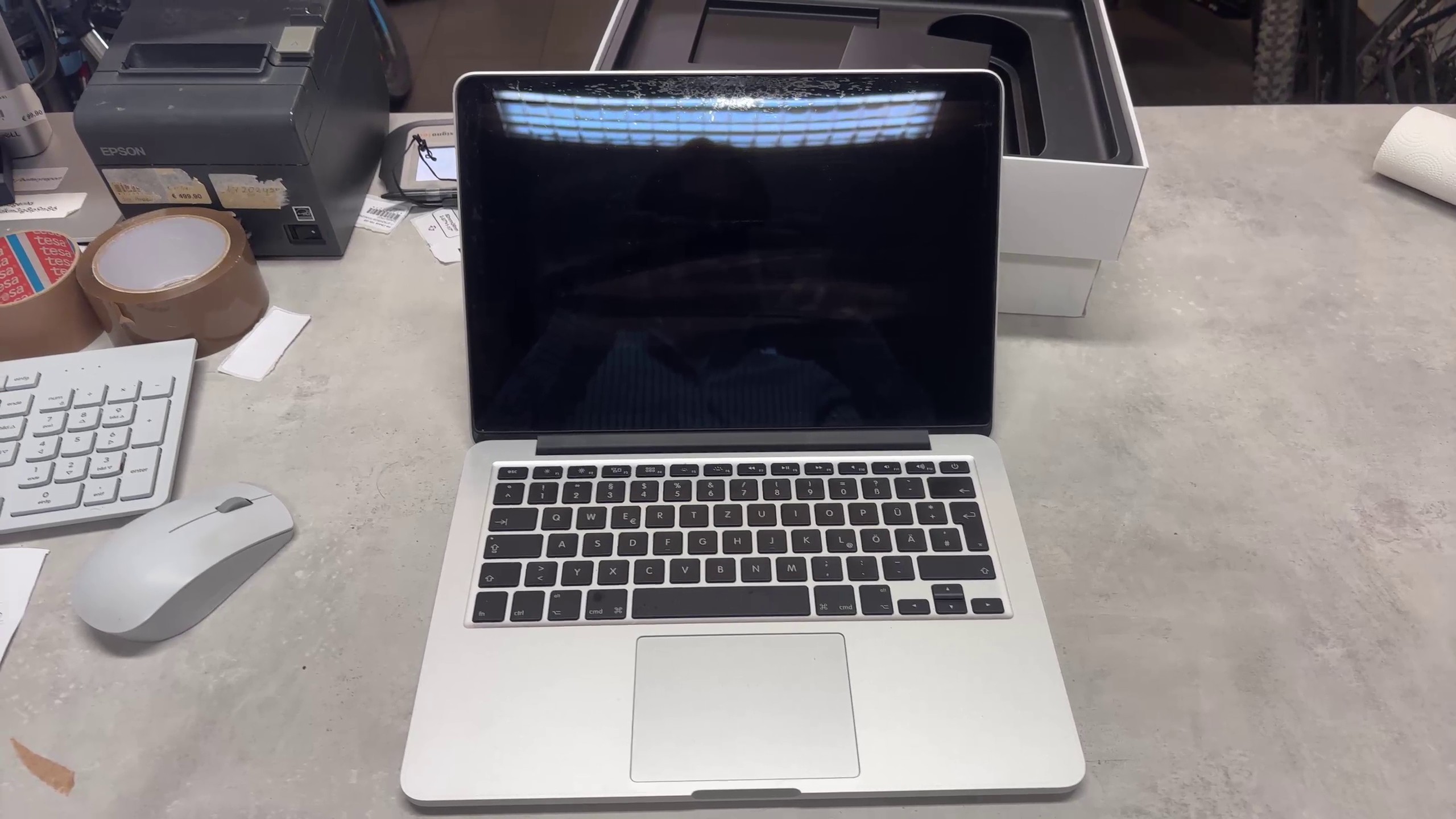MacBook Pro A1502 2015 | i5 2 |9GHz | 8GB | 512GB SSD | 13.3" Retina | mit Originalverpackung | DE | Zustand: Gut