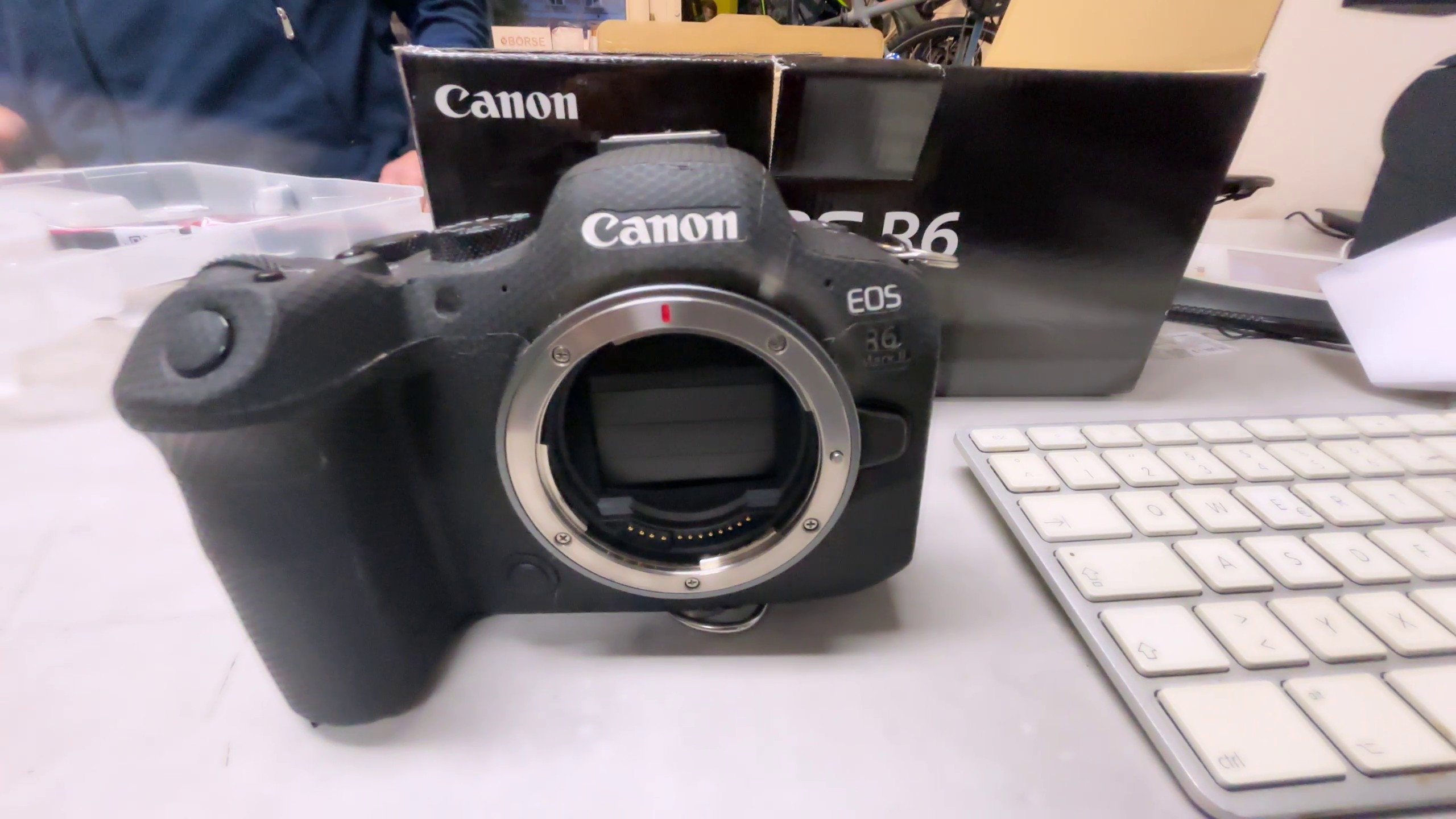 Canon EOS R6 Mark II, Vollformat-Systemkamera. Zustand: Ohne Ladegerät. | Zustand: Gut – Bild 3