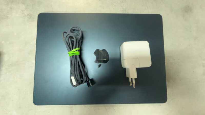 Macbook Air M2 2022 A2681 | 16 GB RAM |  256GB SSD |  ZYKLEN 8 |  AKKU Kapzität 100% | Zustand: Sehr Gut – Bild 5