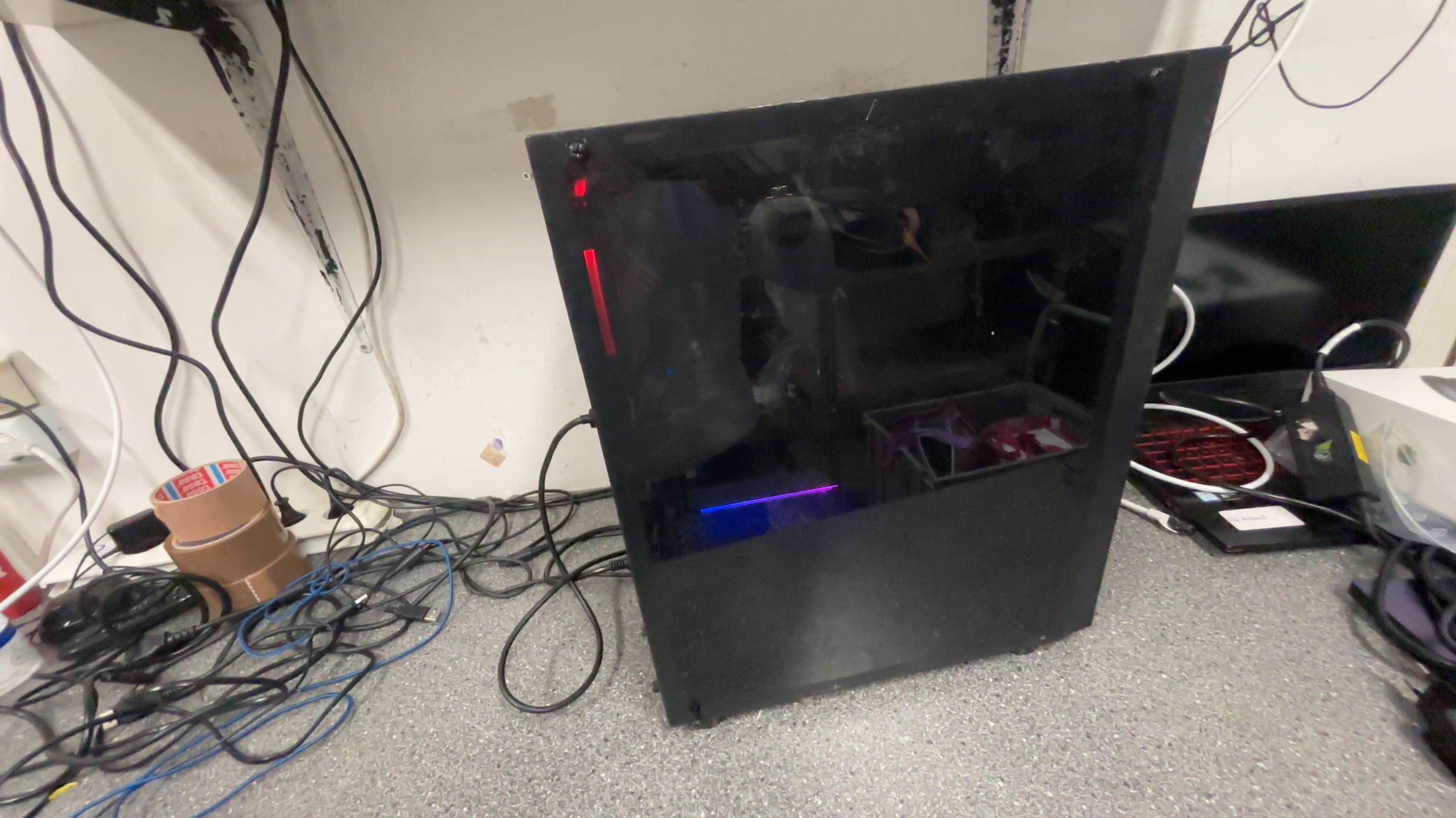 Custom Gaming PC Ryzen 7 5700X3D, 32GB RAM, 512GB SSD, Radeon RX 6700 XT 12GB. ASUS TUF Mainboard. Leichte Gebrauchsspuren | Verschmutzung. | Zustand: Gut – Bild 2