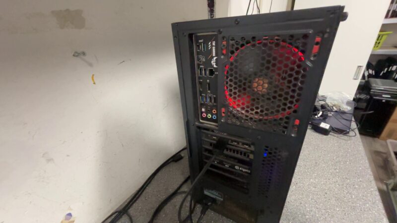 Custom Gaming PC Ryzen 7 5700X3D, 32GB RAM, 512GB SSD, Radeon RX 6700 XT 12GB. ASUS TUF Mainboard. Leichte Gebrauchsspuren | Verschmutzung. | Zustand: Gut – Bild 3
