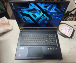 Acer Predator Helios 300 PH315-54, i7-11800H, 32GB RAM, 1TB SSD, RTX 3070 8GB, Windows 11 | Zustand: Sehr Gut