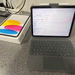 Apple iPad 10. Generation Wi-Fi, Inkl. Apple Pencil, Tastatur und Originalverpackung (mit Originalverpackung). | Zustand: Sehr Gut