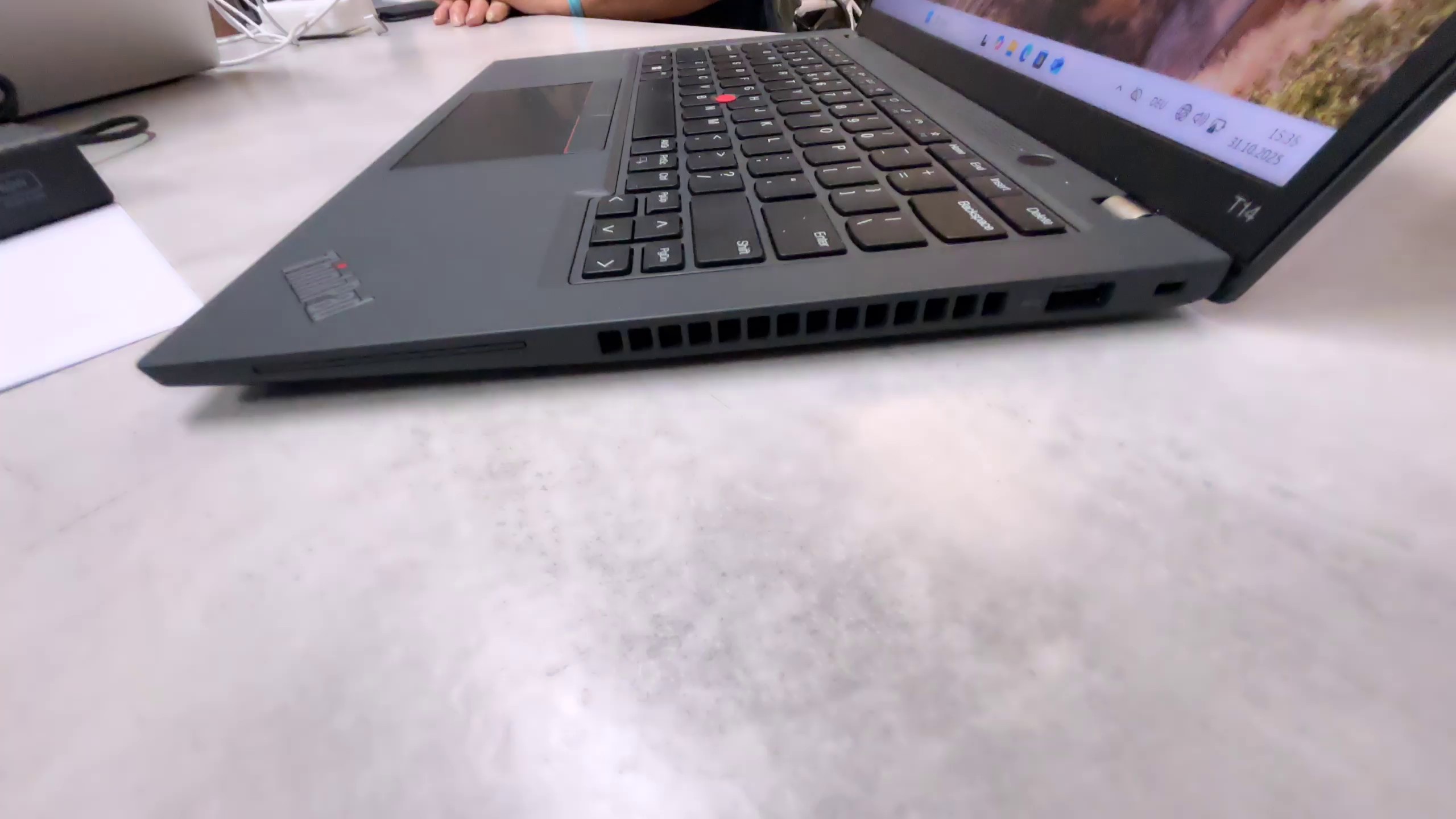Lenovo ThinkPad T14 Gen 4, AMD Ryzen 7 PRO 7840U Prozessor, 32 GB RAM, 256 GB SSD. | Zustand: Sehr Gut – Bild 4