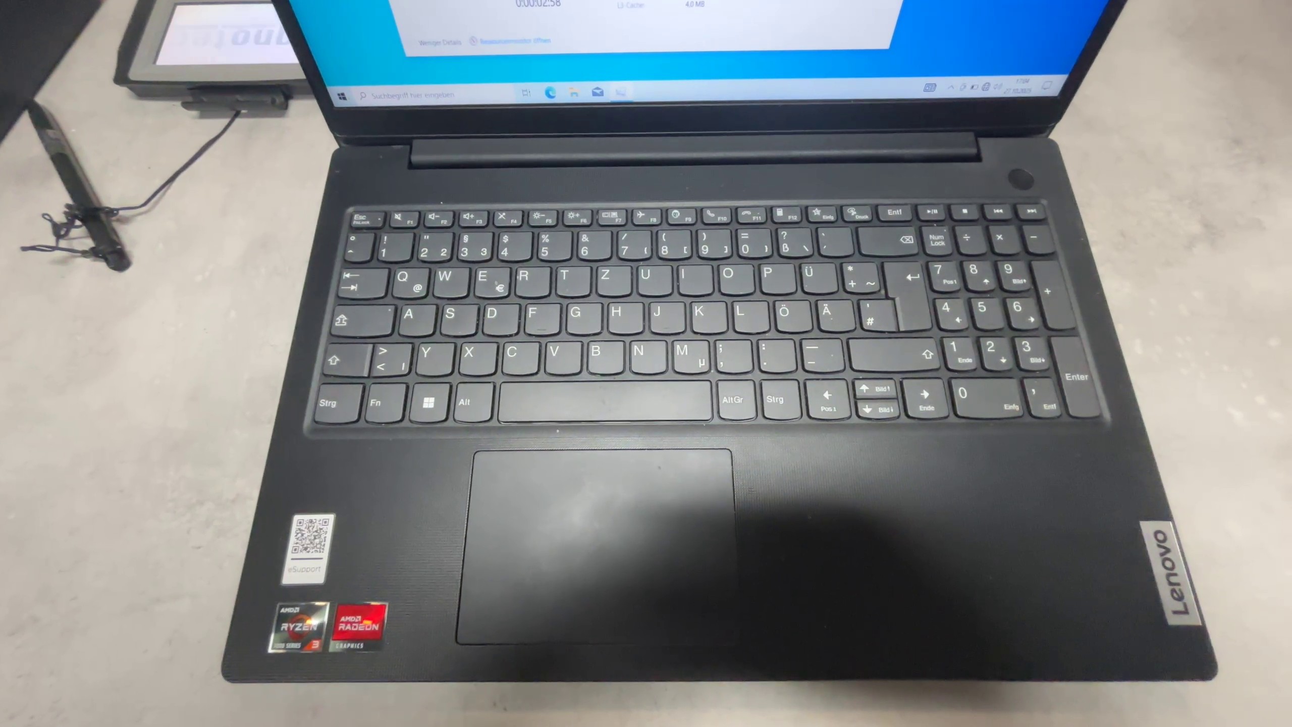 Lenovo  V15 G4, Ryzen 3 7320u | 16gb ram | 512gb ssd || Zustand: Sehr Gut – Bild 2