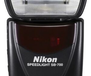 Nikon SB-700 Speedlight, AF-Blitzgerät mit i-TTL, Commander-Modus, Auto-Zoom (24-120mm) und Schwenk- | Neigefunktion. | Zustand: Gut
