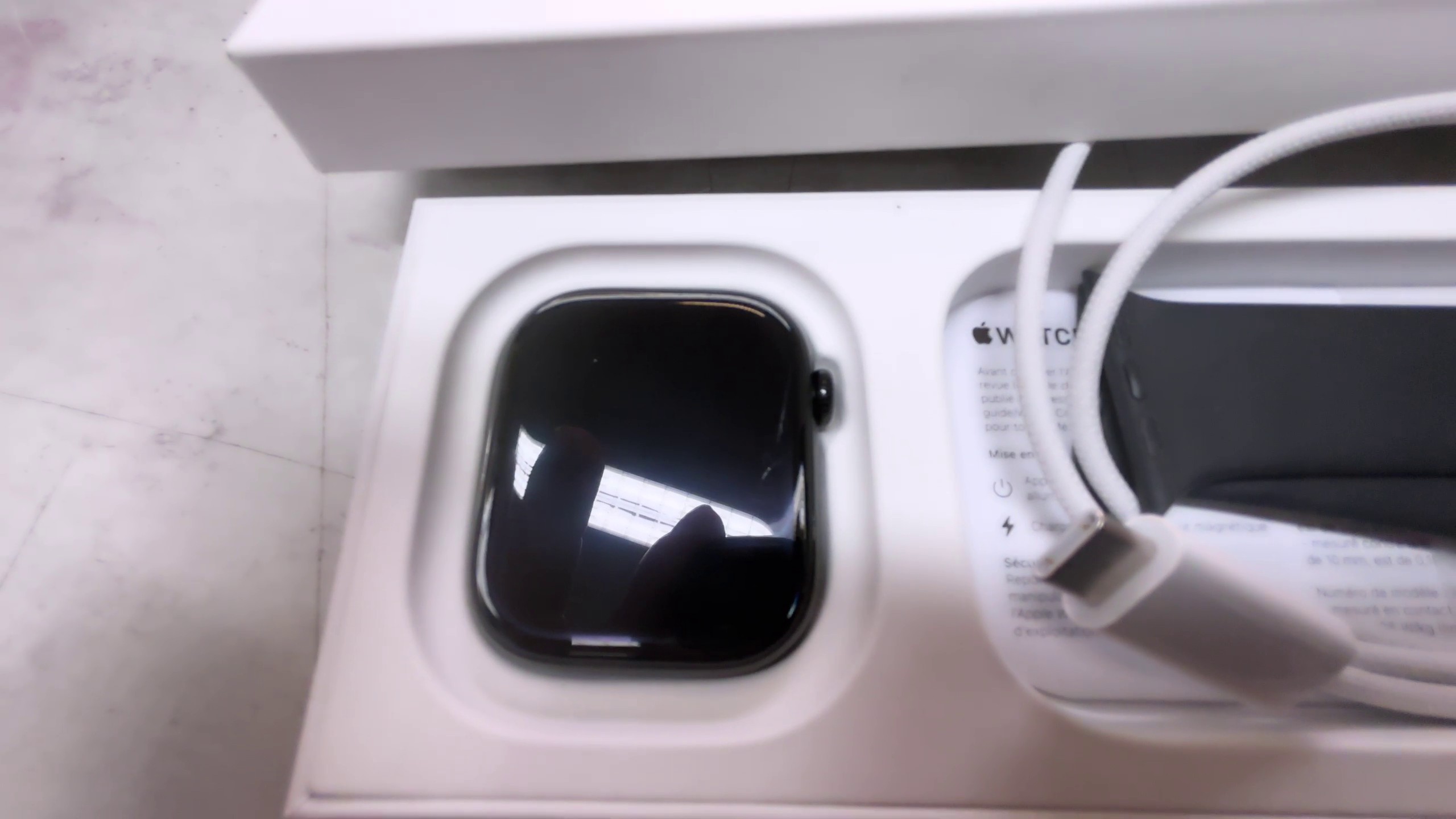 Apple Watch Series 10 46mm, Mit kleinen Kratzern. Inkl. Originalverpackung (mit Originalverpackung) und Ladegerät. | Zustand: Gut – Bild 3